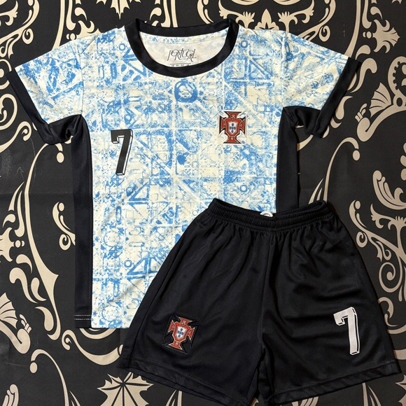 Medium Ronaldo Kids Soccer Jersey Portugal Footballer Blue away Kit - Size 26 - Picture 3 of 8